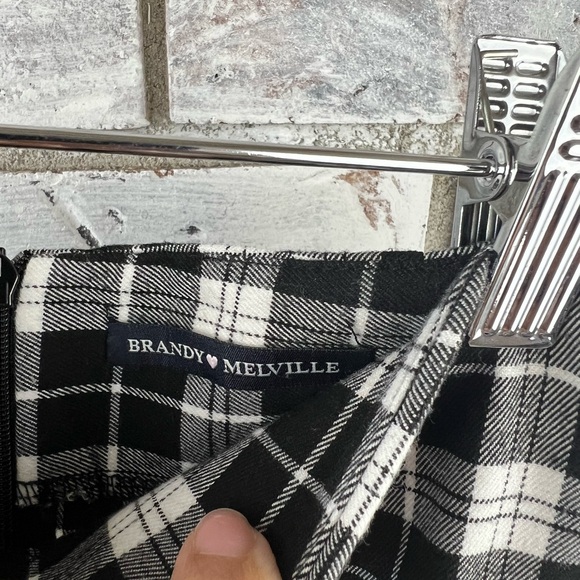 Brandy Melville | Black and White Plaid Mini Skirt - Picture 5 of 9